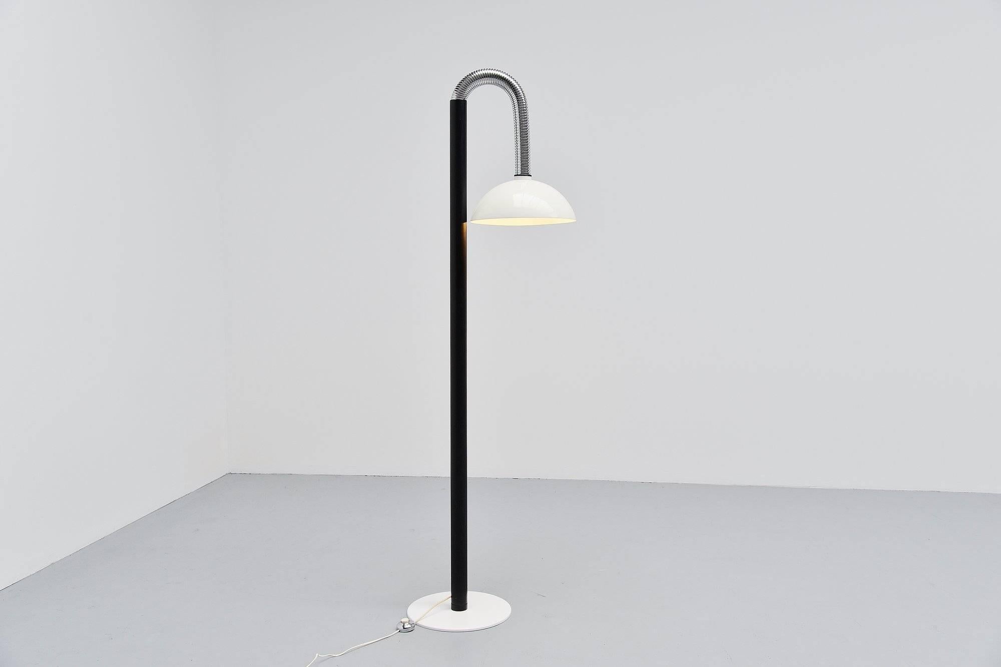 Luci Adjustable Floor Lamp, Italy, 1970 In Excellent Condition In Roosendaal, Noord Brabant