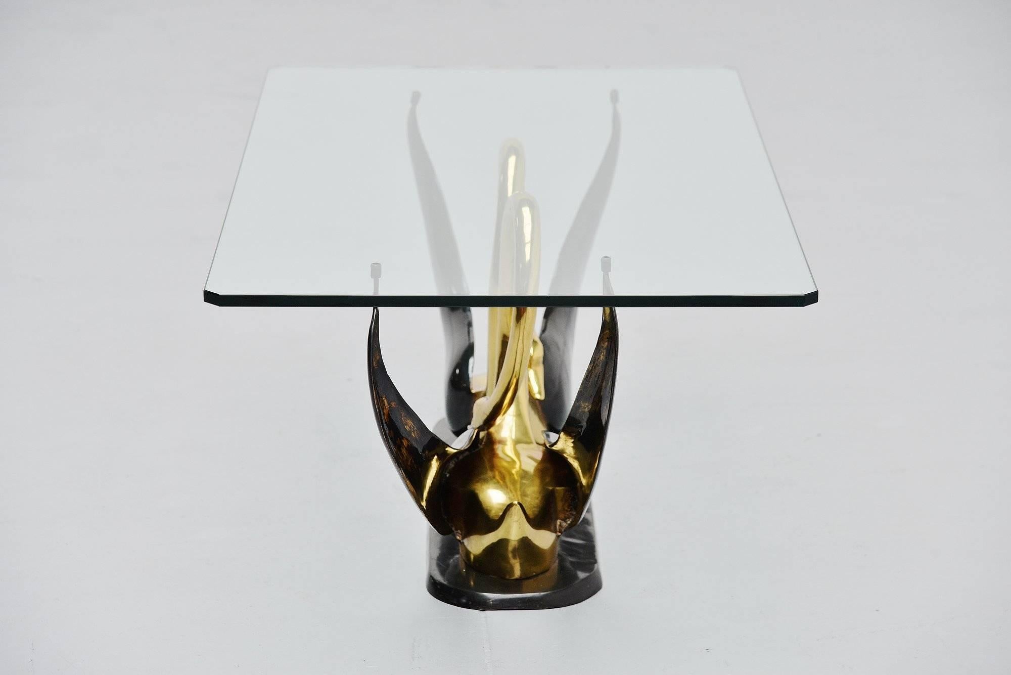 Maison Jansen Attributed Swan Shape Coffee Table, France, 1970 In Excellent Condition In Roosendaal, Noord Brabant