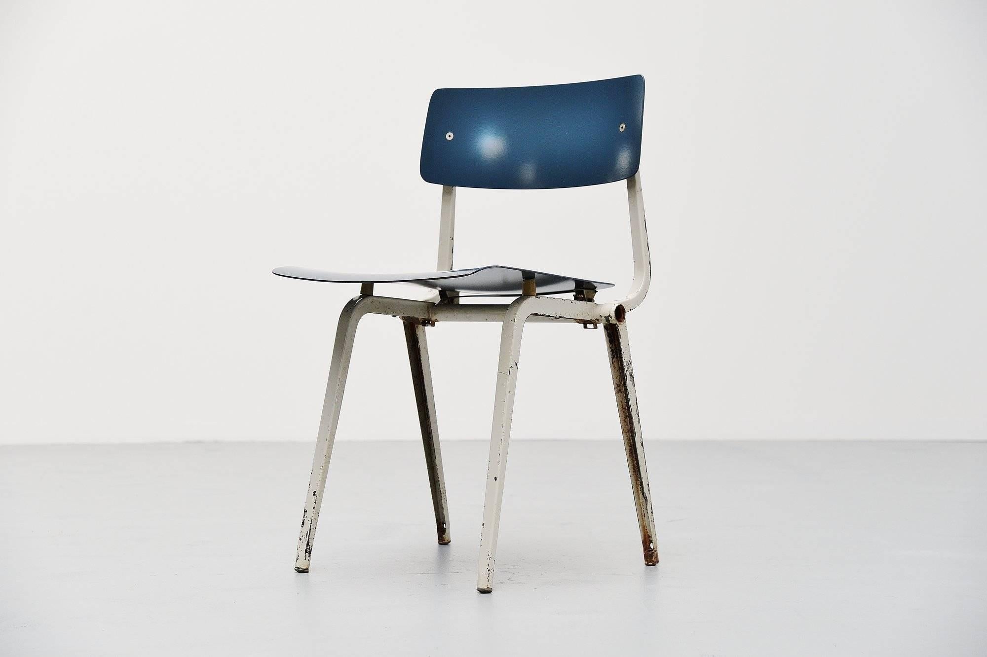 Mid-Century Modern Friso Kramer Revolt Folding Chair for Ahrend de Cirkel, 1953 For Sale