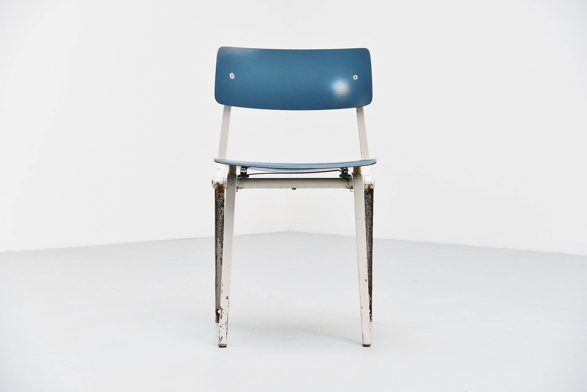Dutch Friso Kramer Revolt Folding Chair for Ahrend de Cirkel, 1953 For Sale