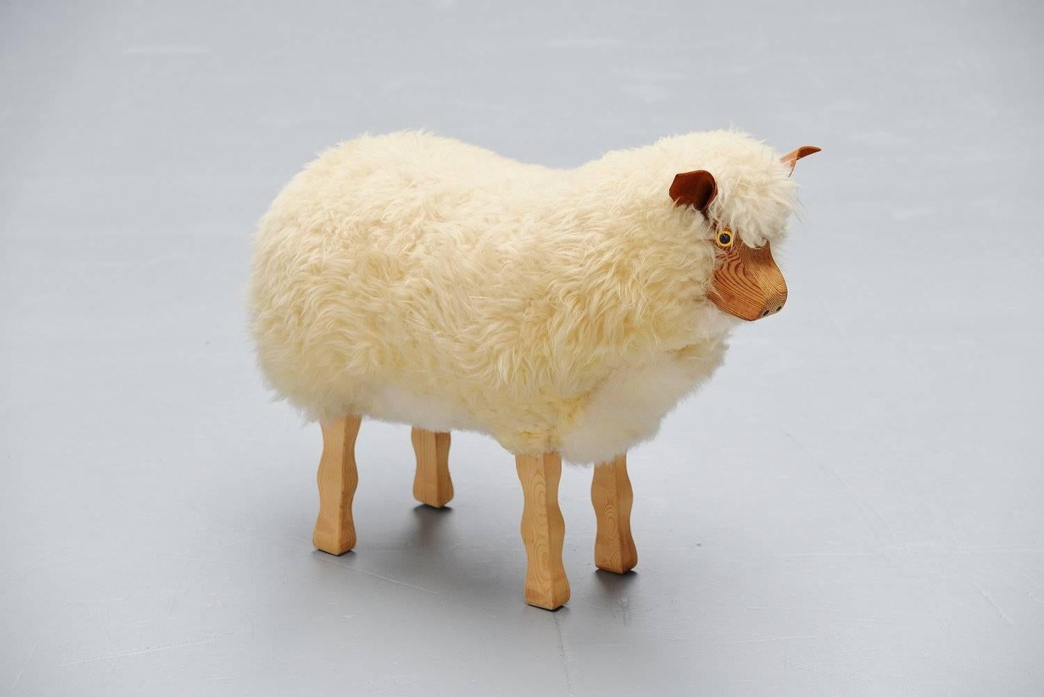 Decorative sheep in the manner of Francois Xavier Lalanne 1970 In Good Condition In Roosendaal, Noord Brabant