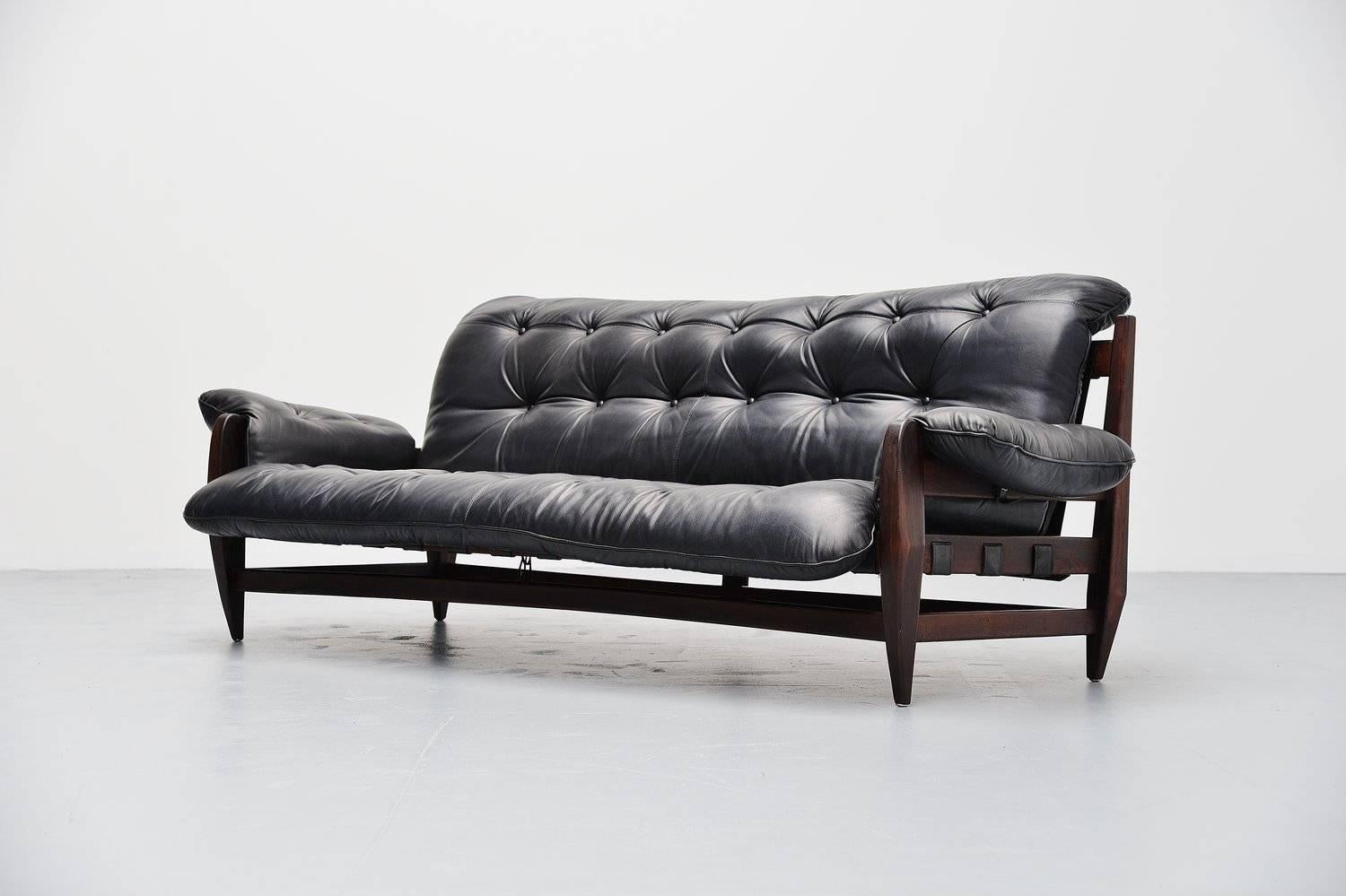 Jean Gillon Woodard sofa set Brazil 1965 In Good Condition In Roosendaal, Noord Brabant