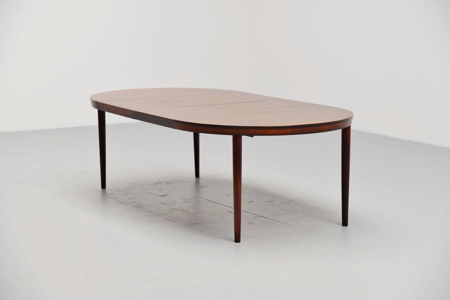 Kai Kristiansen oval rosewood dining table Denmark 1960 In Excellent Condition In Roosendaal, Noord Brabant