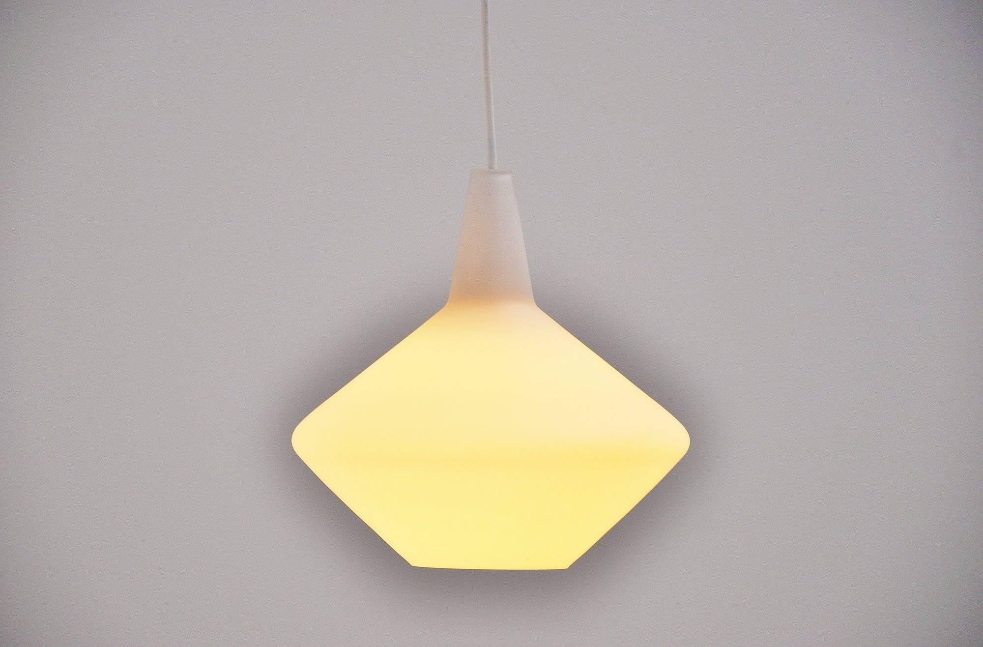 Lisa Johansson-Pape Arc Wall Lamp, Finland, 1954 In Excellent Condition In Roosendaal, Noord Brabant