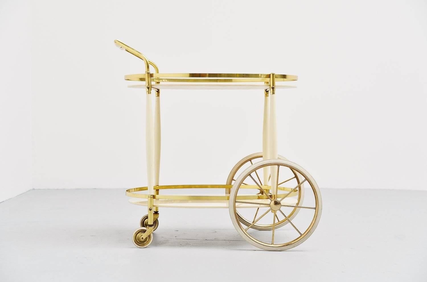 Italian Brass and Glass Tea Cart, 1950 In Good Condition In Roosendaal, Noord Brabant