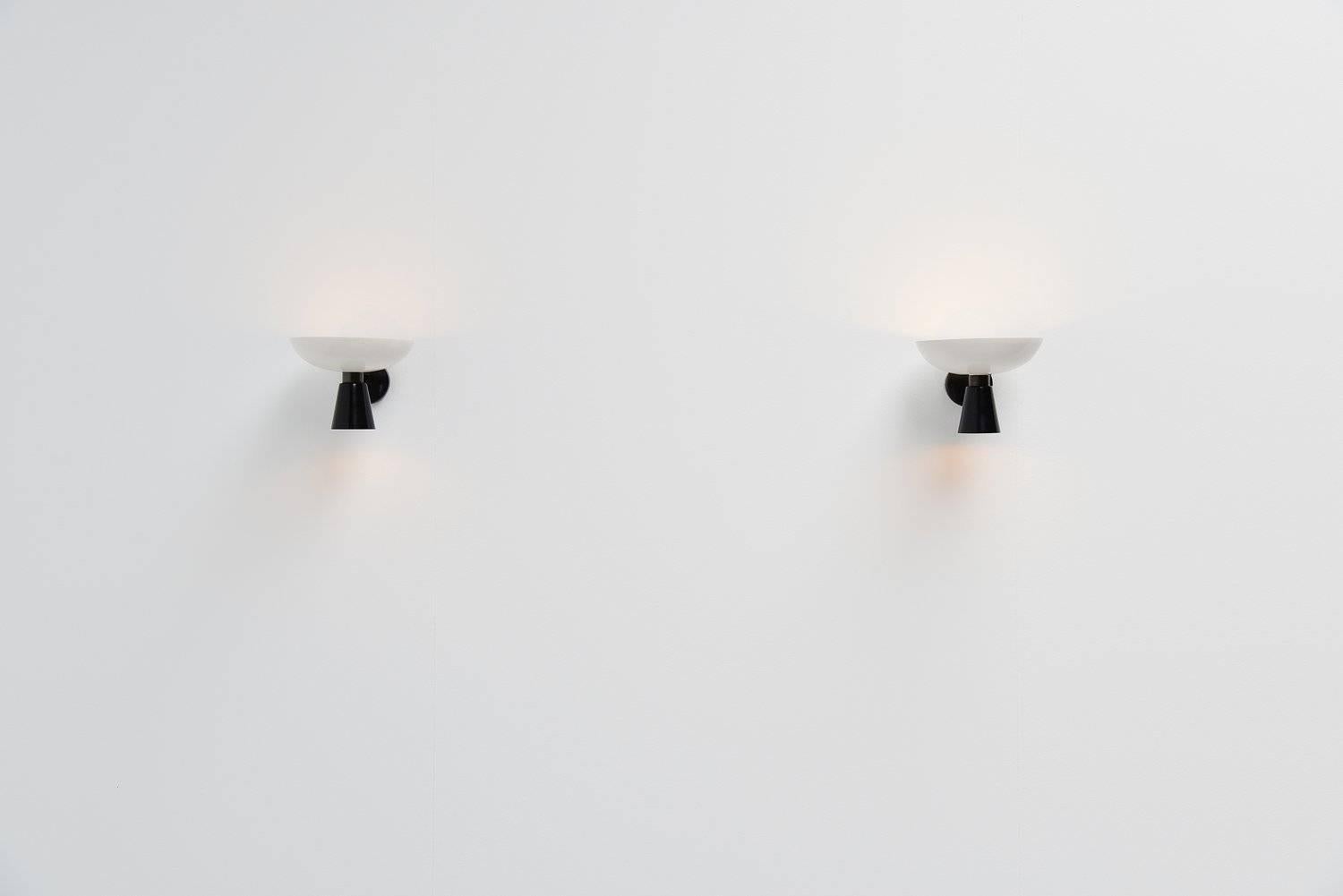 Stilnovo Diabolo Sconces Pair, Italy, 1950 In Good Condition In Roosendaal, Noord Brabant