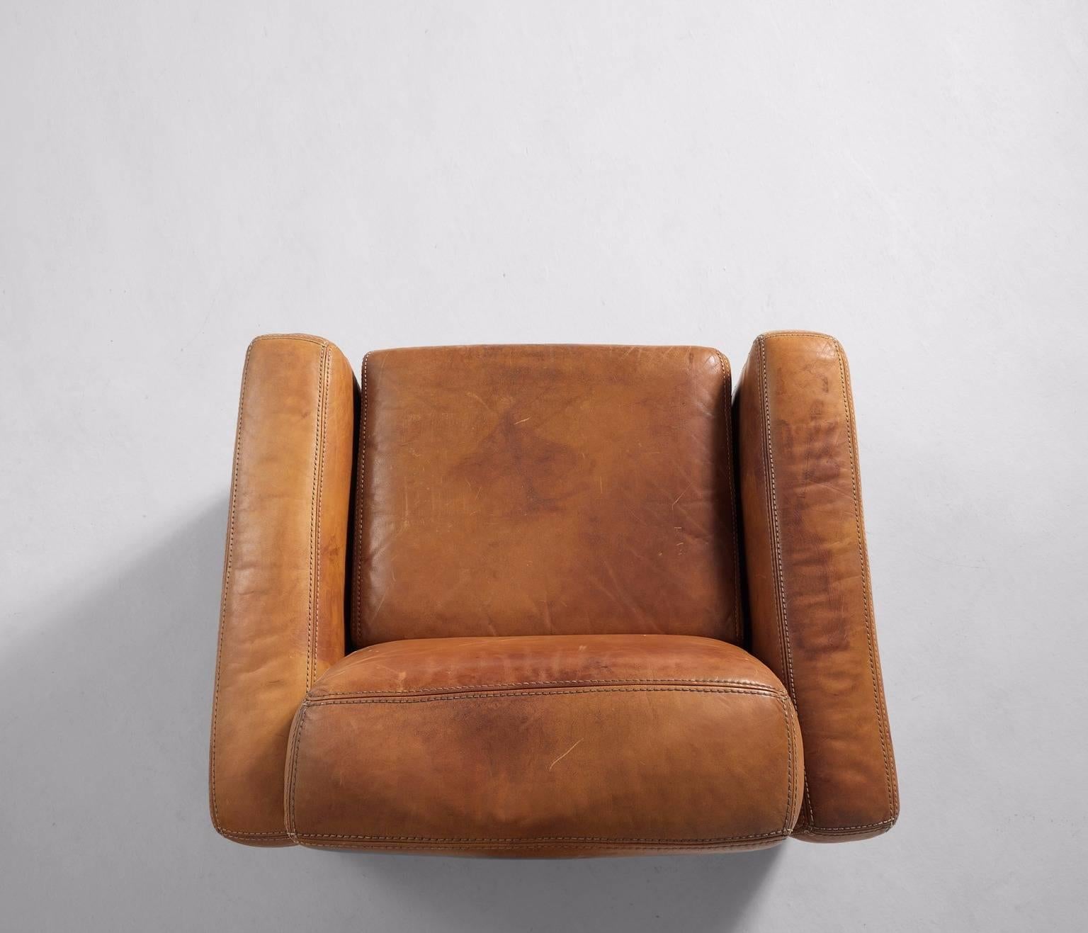 Pair of Cognac Leather Lounge Chairs  In Good Condition In Waalwijk, NL