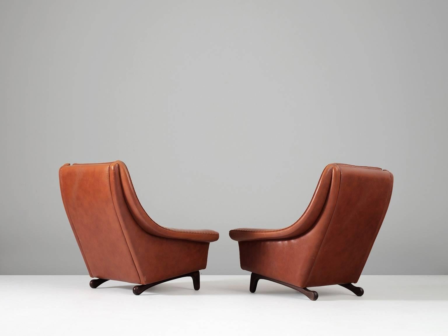 Scandinavian Modern Pair of Scandinavian Lounge Chairs in Cognac Leather