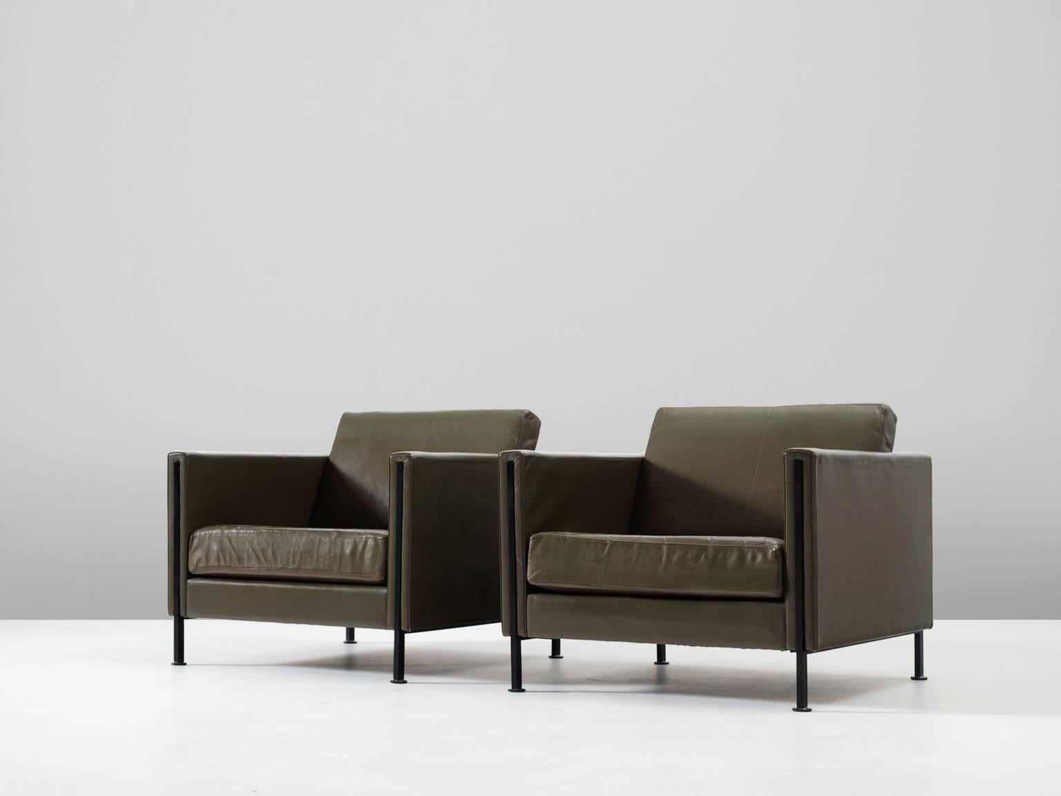 Modern '442/3' sofa's in leather and steel, by Pierre Paulin for Artifort, the Netherlands 1962. 

These comfortable armchairs show elegant black lacquared steel details. The combination of steel and leather gives these lounge chairs a modern and
