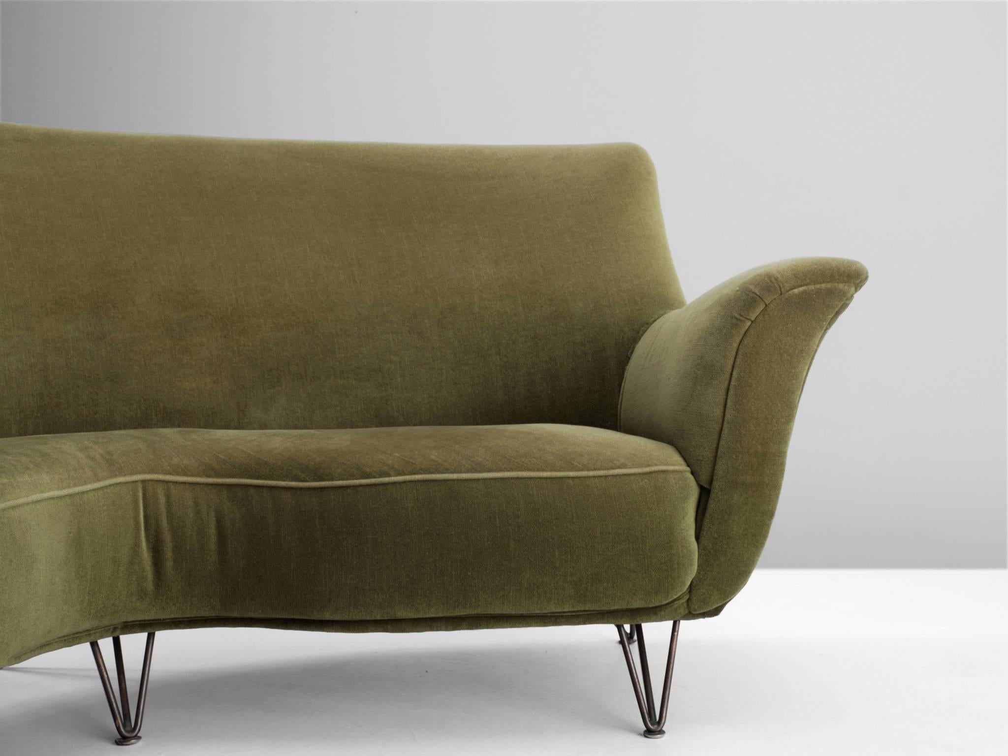 Ico Parisi Large Curved Sofa in Green Velvet In Good Condition In Waalwijk, NL