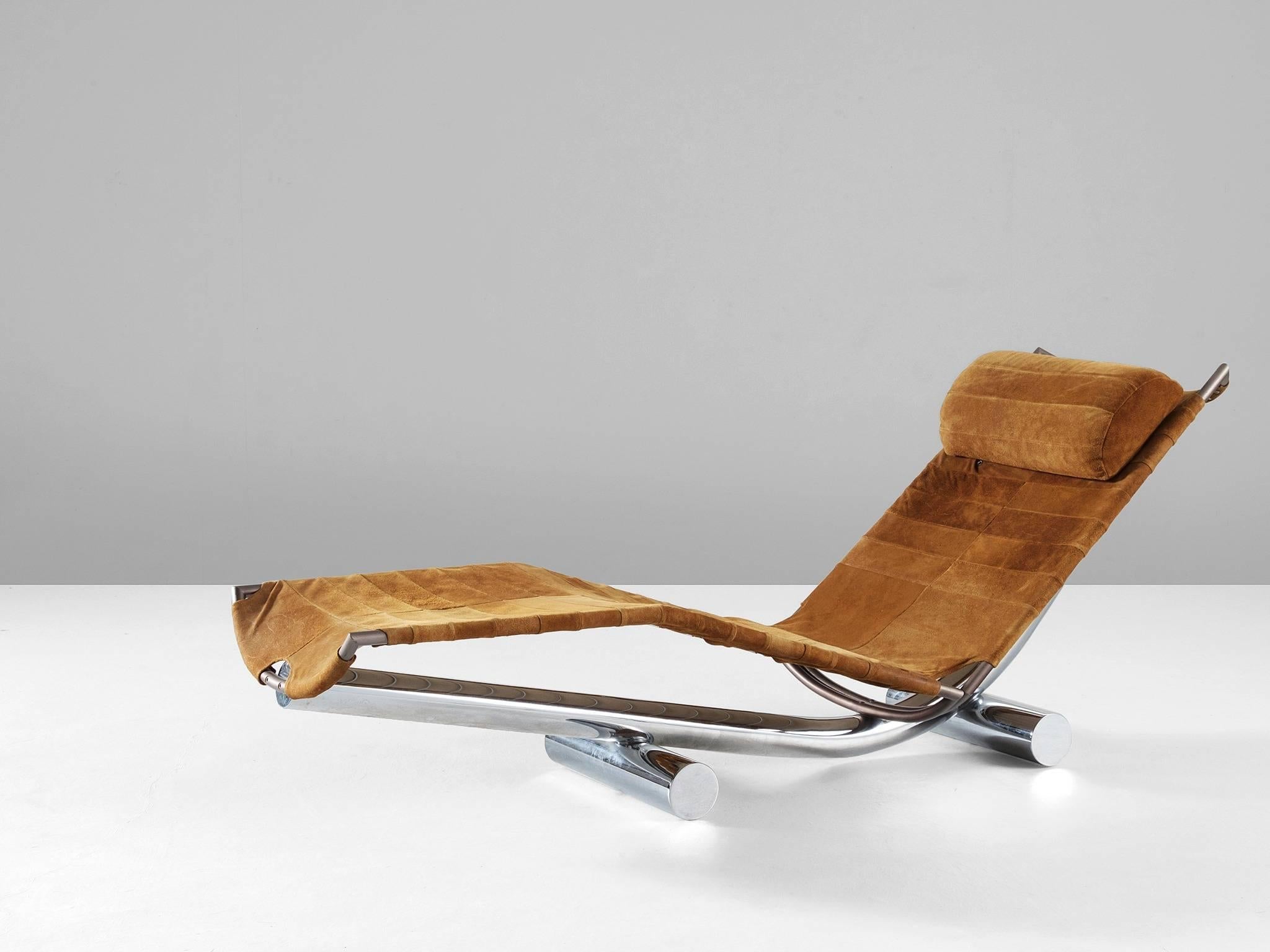 Chaise longue model 'Chariot', in chrome plated steel and suede, by Paul Tuttle for Strässle, Switzerland/ United States 1972. 

Very complete daybed by American designer Paul Tuttle. This chaise comes with two different loose cushions, which can