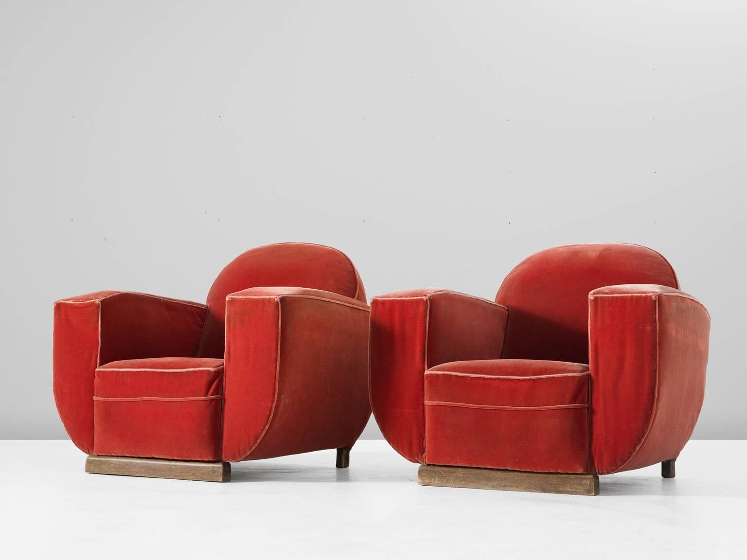 Pair of French Art Deco Club Chairs in Red Mohair Upholstery In Good Condition In Waalwijk, NL