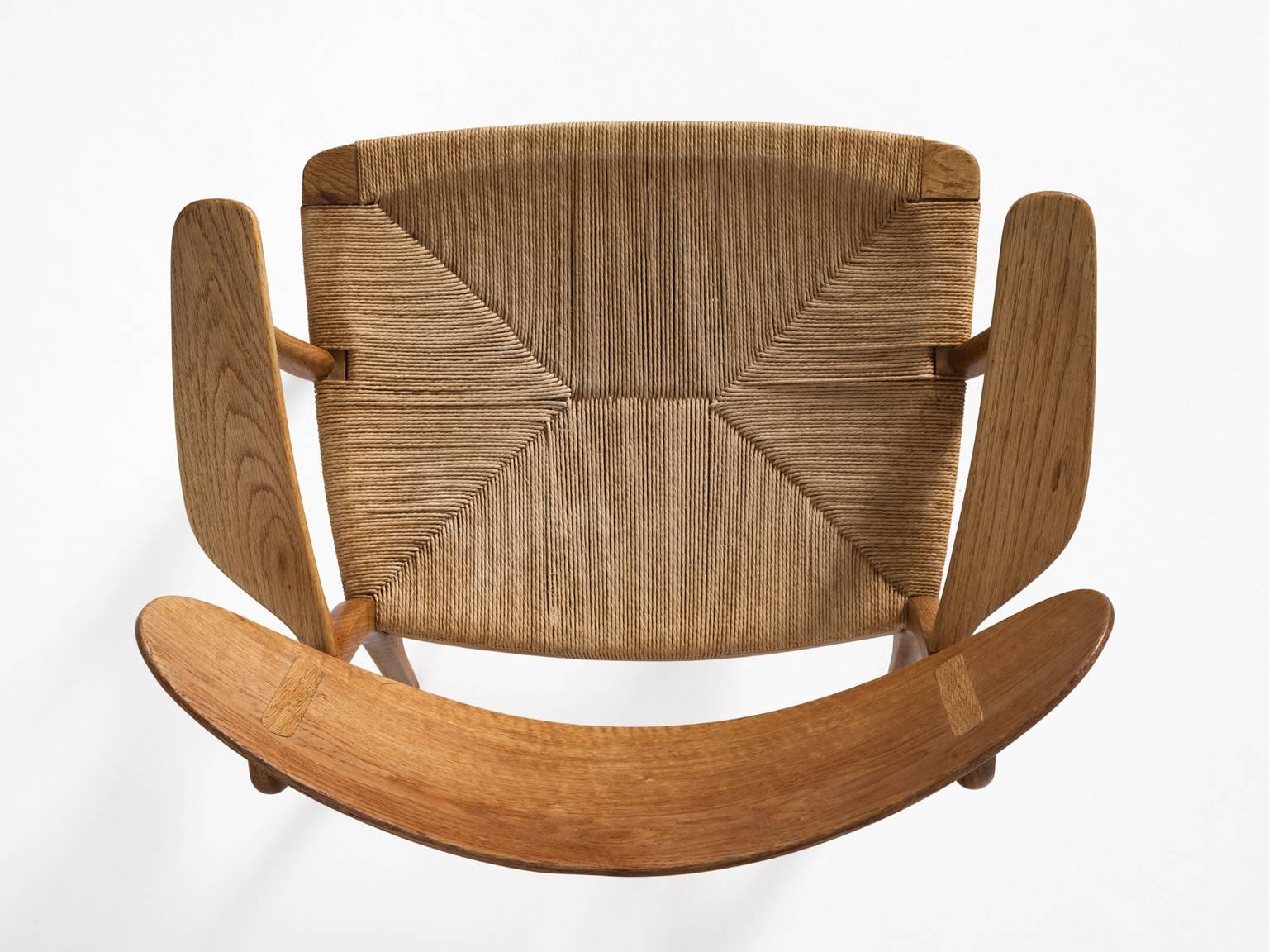 Hans Wegner Early CH22 Lounge Chair in Oak 1