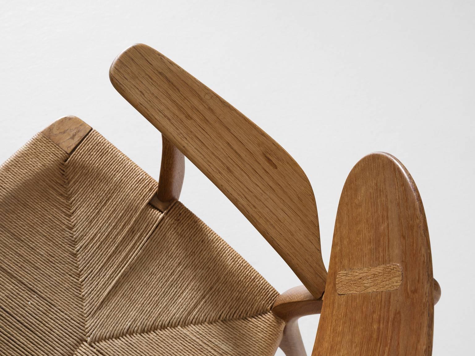 Mid-20th Century Hans Wegner Early CH22 Lounge Chair in Oak