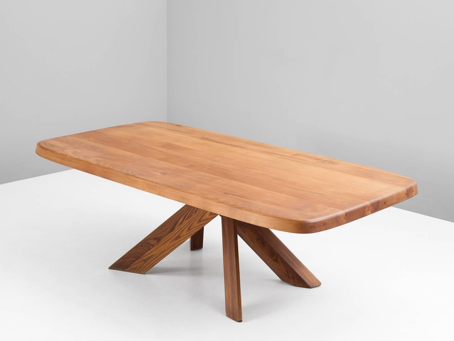 Dining table model T35D, in elm, by Pierre Chapo, France, 1960s. 

Very well crafted table in wonderful original condition. The basic design and construction, as well as the use of solid pinewood characterizes the work of Chapo. The table shows
