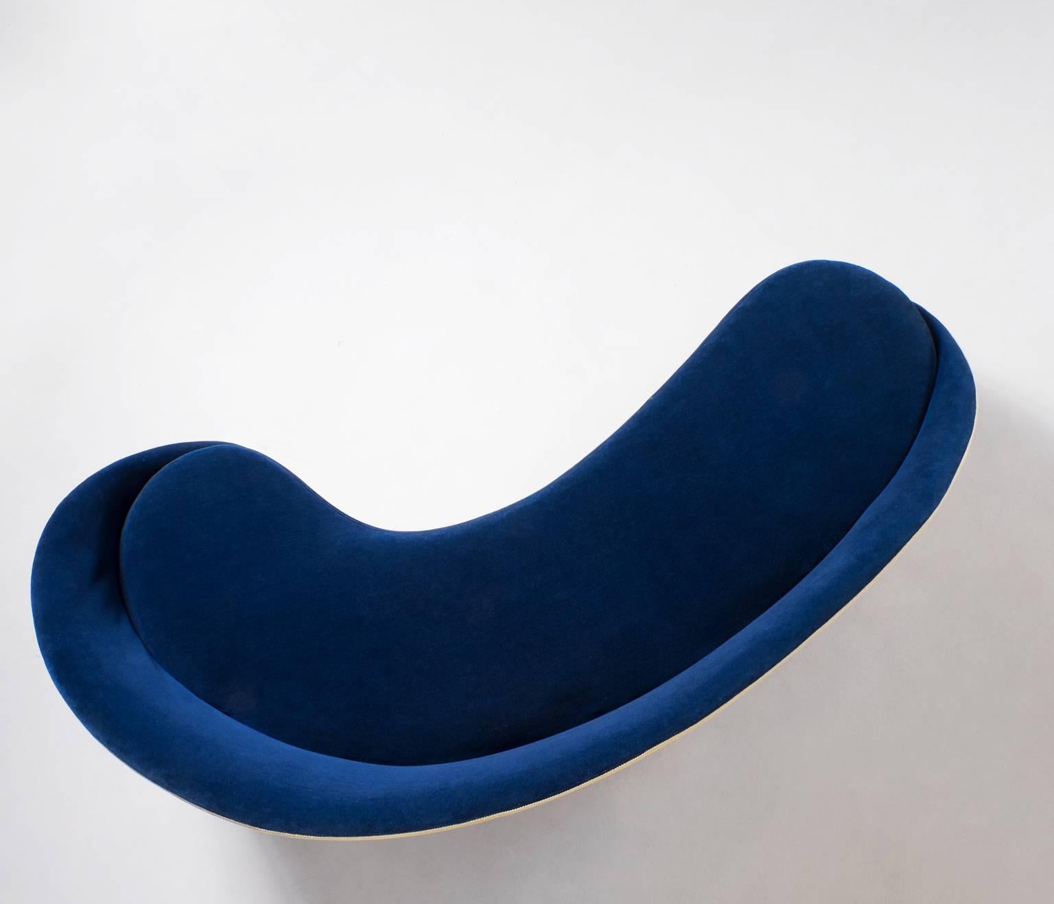 Mid-20th Century Frederico Munari Curved Sofa in Blue Upholstery
