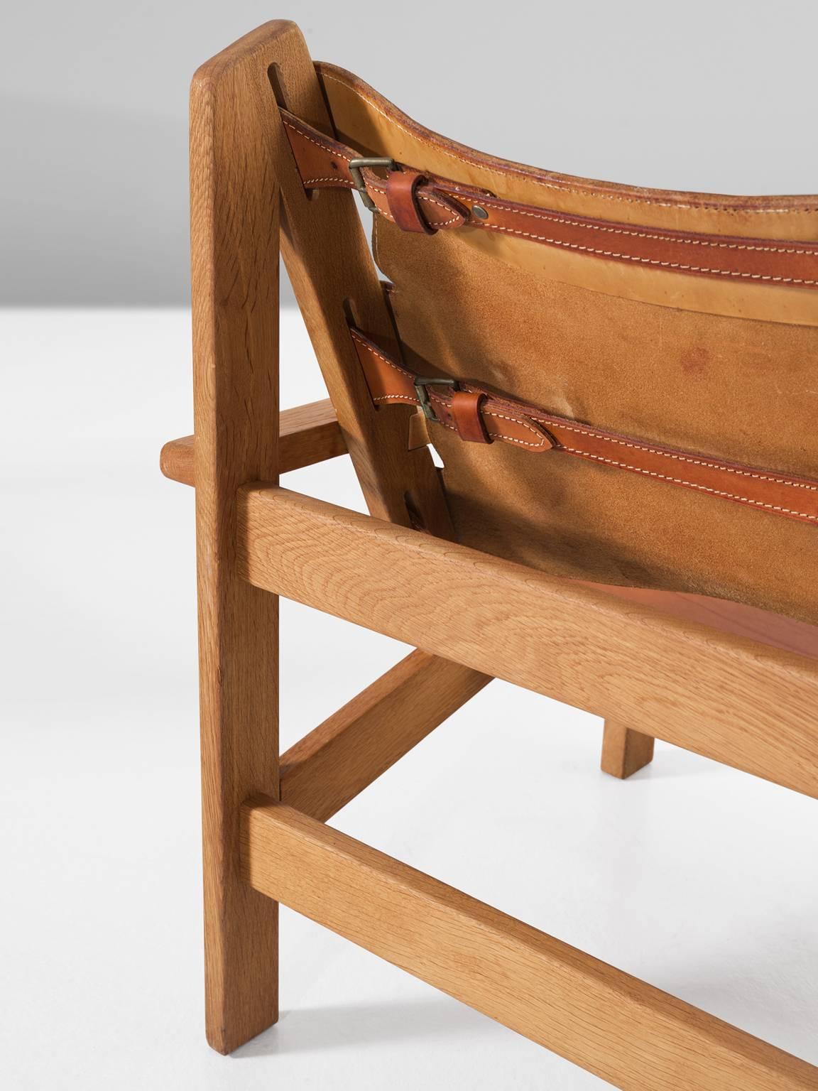 Mid-20th Century Pair of Hunting Chairs in Solid Oak and Cognac Leather