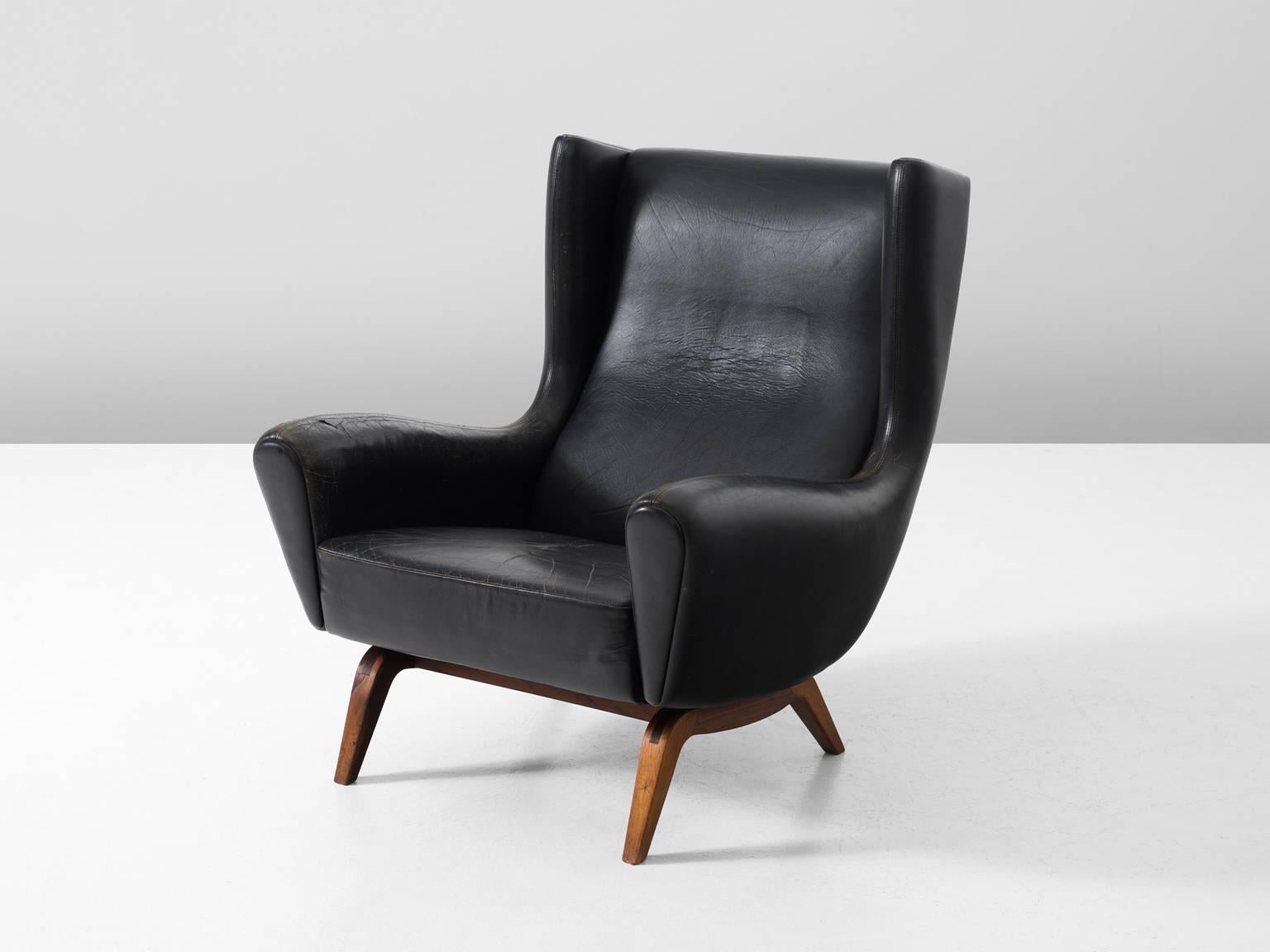 Mid-20th Century Illum Wikkelsø '110' Lounge Chair in Black Leather and Rosewood