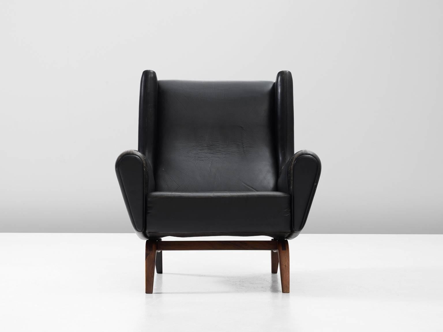 Mid-Century Modern Illum Wikkelsø '110' Lounge Chair in Black Leather and Rosewood