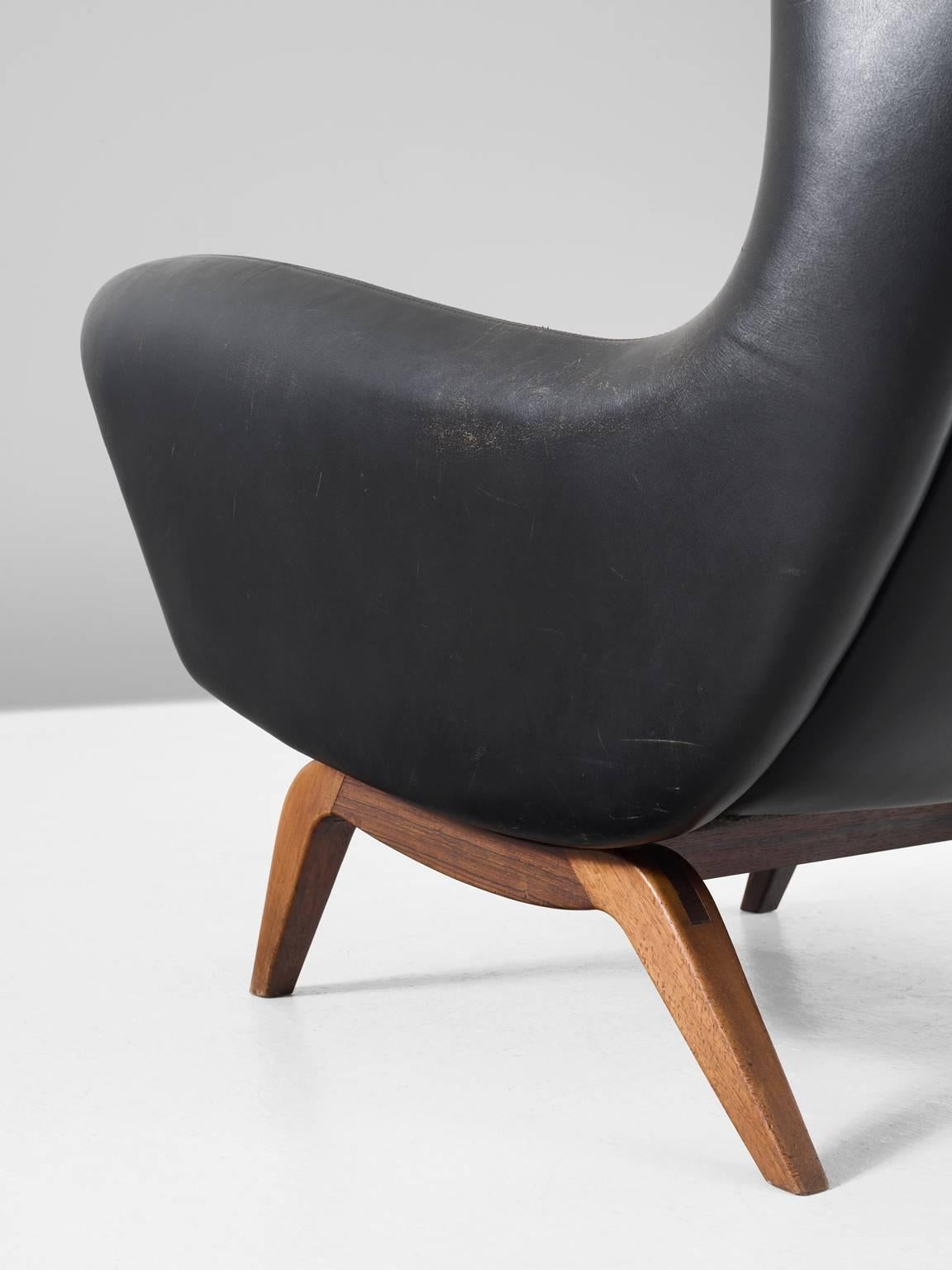 Illum Wikkelsø '110' Lounge Chair in Black Leather and Rosewood 2