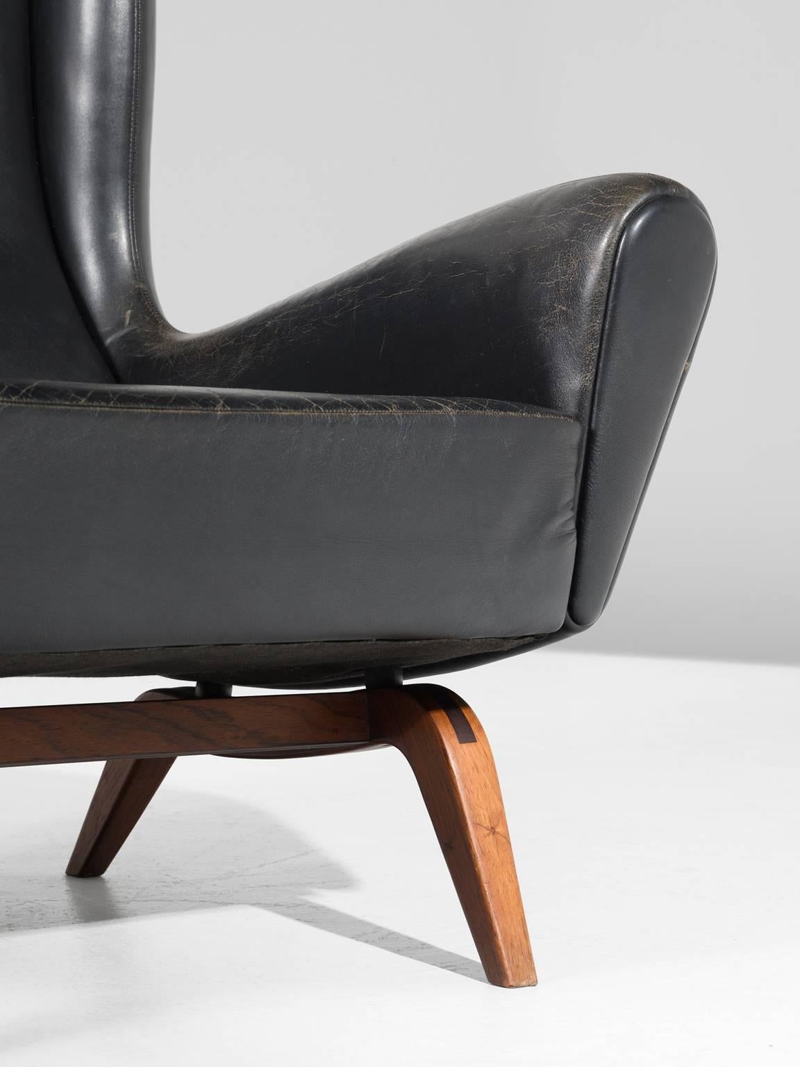 Illum Wikkelsø '110' Lounge Chair in Black Leather and Rosewood 3