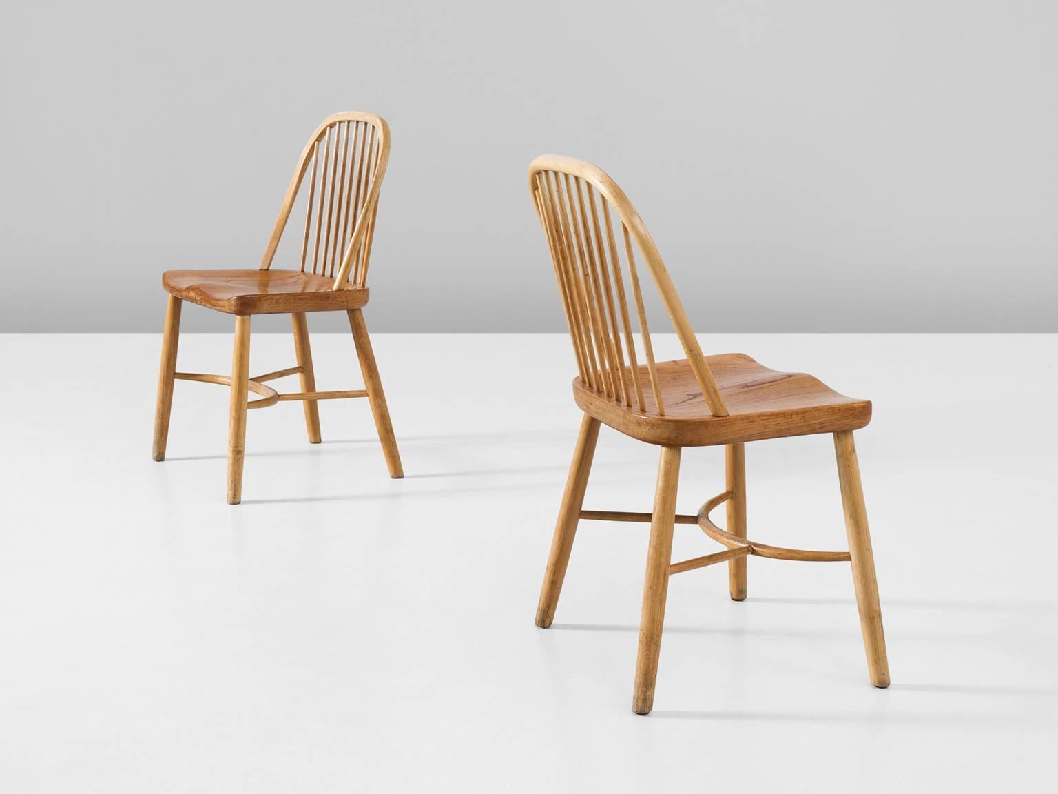 Palle Suenson Set of Six Spindle Back Chairs In Excellent Condition In Waalwijk, NL