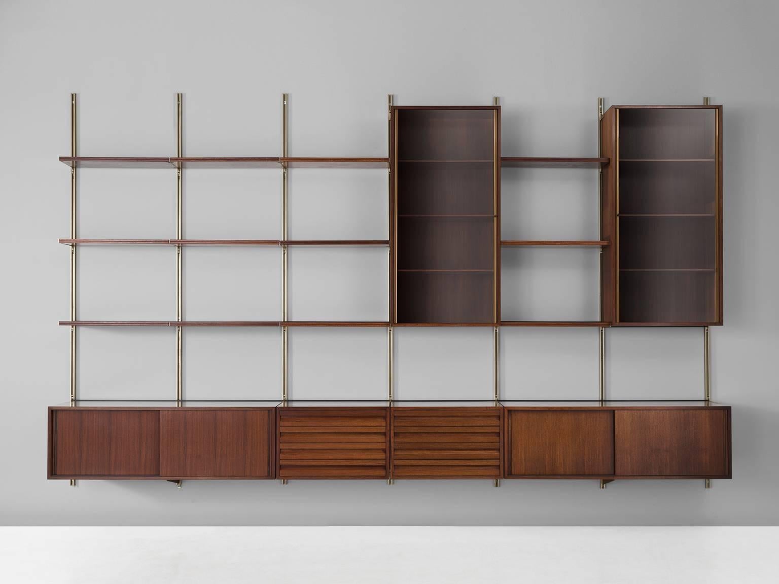 Osvaldo Borsani 'E22' Wall Console in Rosewood for Tecno In Good Condition In Waalwijk, NL