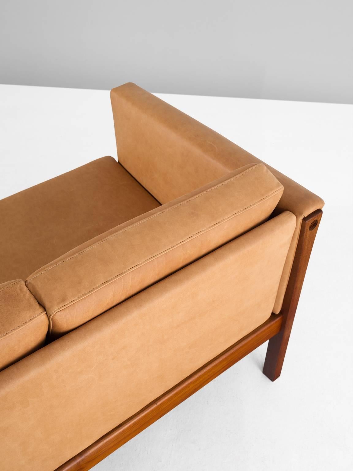 Hans Wegner Reupholstered Three-Seat Sofa in Cognac Leather In Excellent Condition In Waalwijk, NL