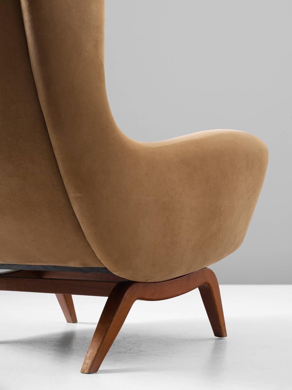 Danish Illum Wikkelsø '110' Lounge Chair in Teak and Liver Colored Upholstery