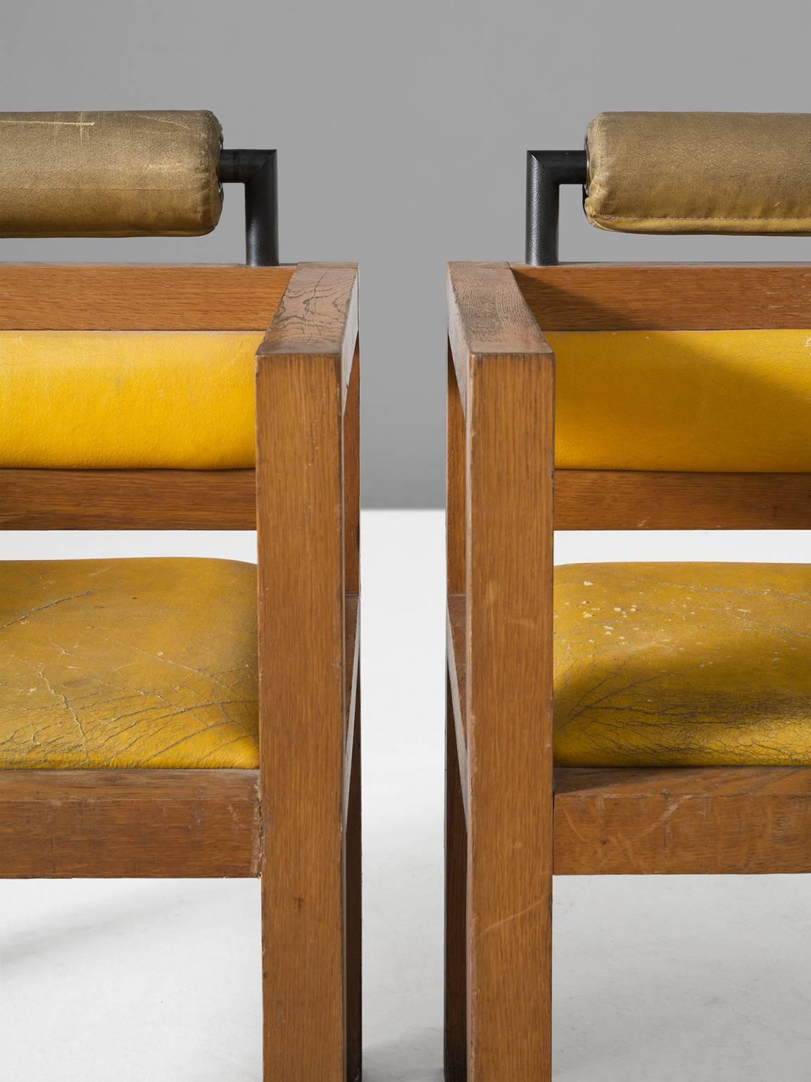 Set of Two Cubic Armchairs in Oak and Yellow Leather Upholstery In Good Condition In Waalwijk, NL
