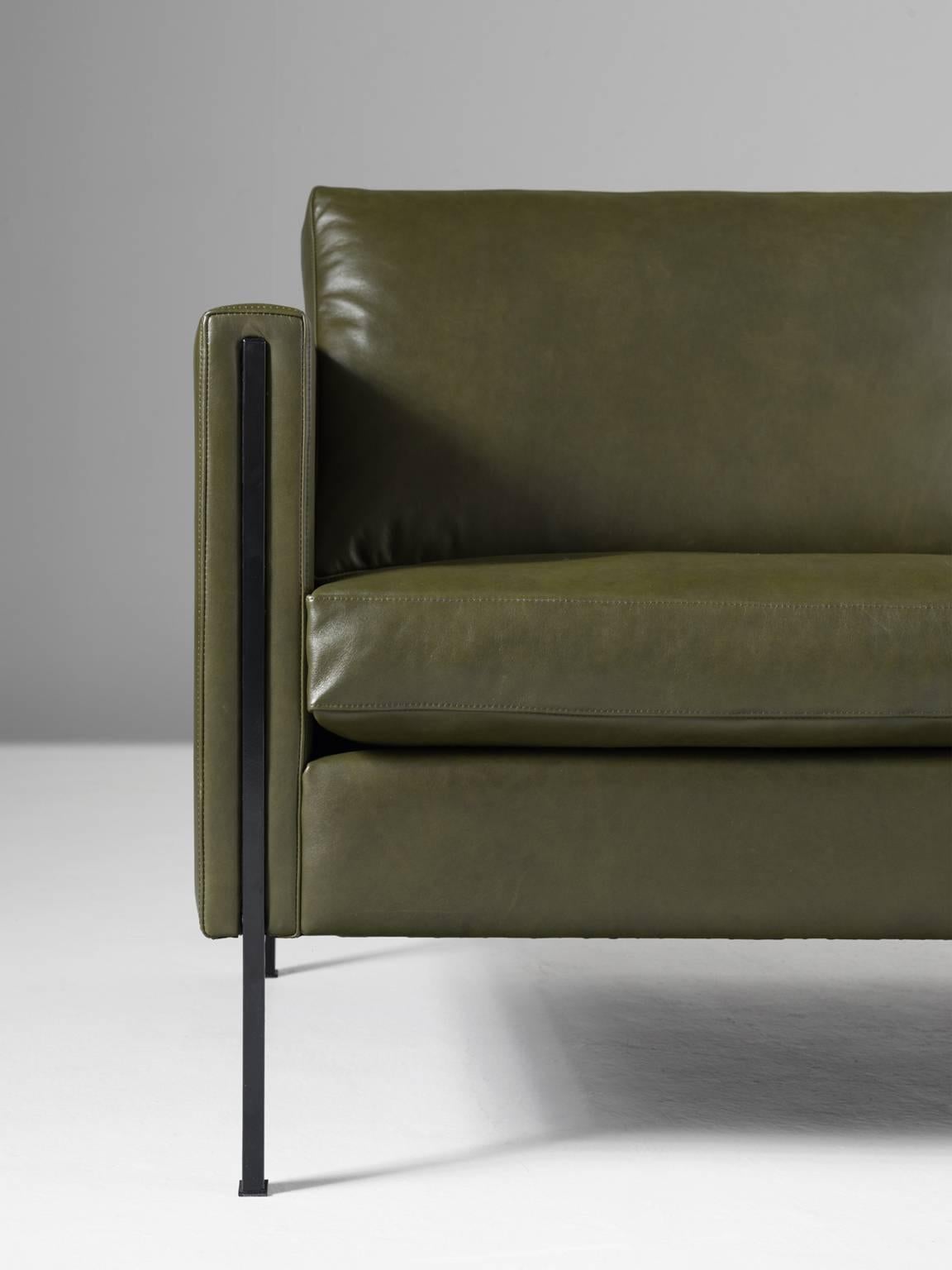 Pierre Paulin Reupholstered 442 Sofa in Green Leather In Excellent Condition In Waalwijk, NL