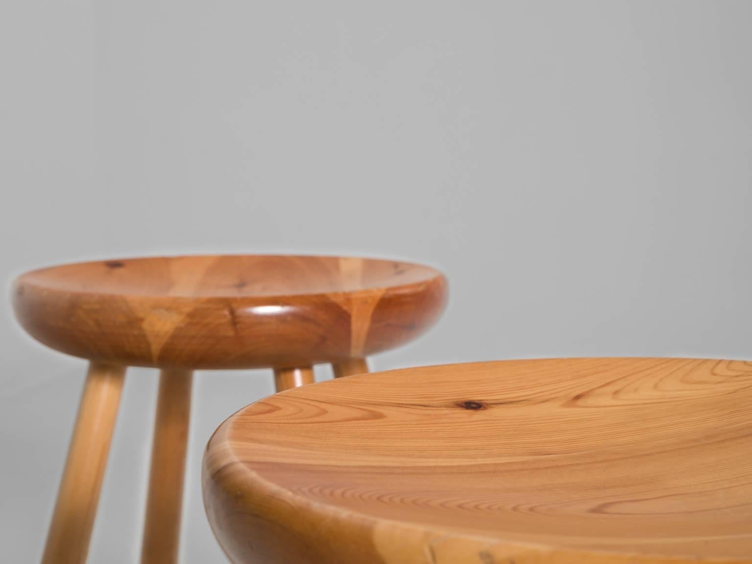 Set of Four Stools in Solid Pine In Good Condition In Waalwijk, NL