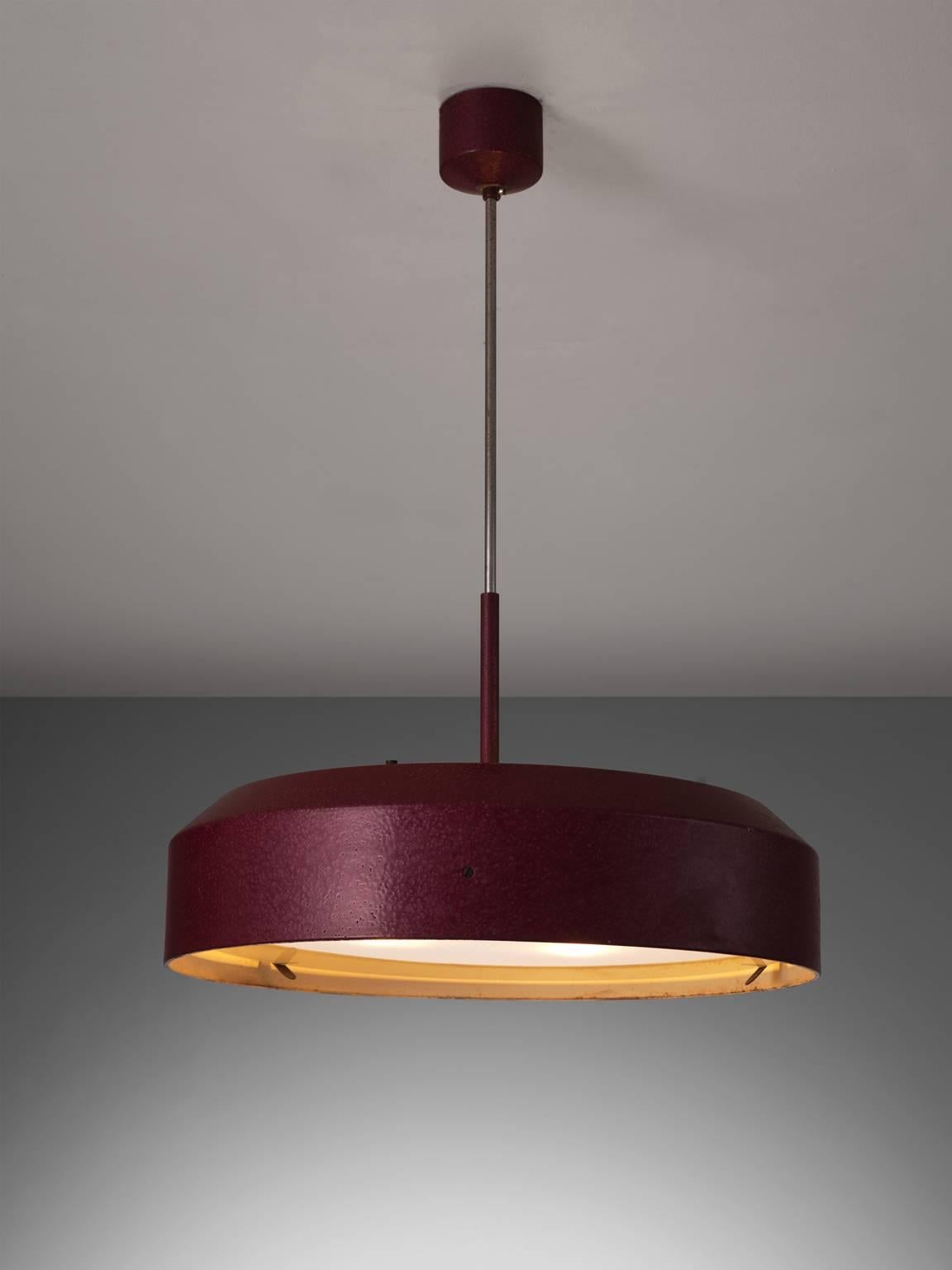 Pendant, bourgondy purple metal, 1970s, Europe.

This red lamp is both elegant and robust. The metal has a mat feel to it and will look superb in greater numbers. We eight items in stock. 

Free shipping for all European destinations and