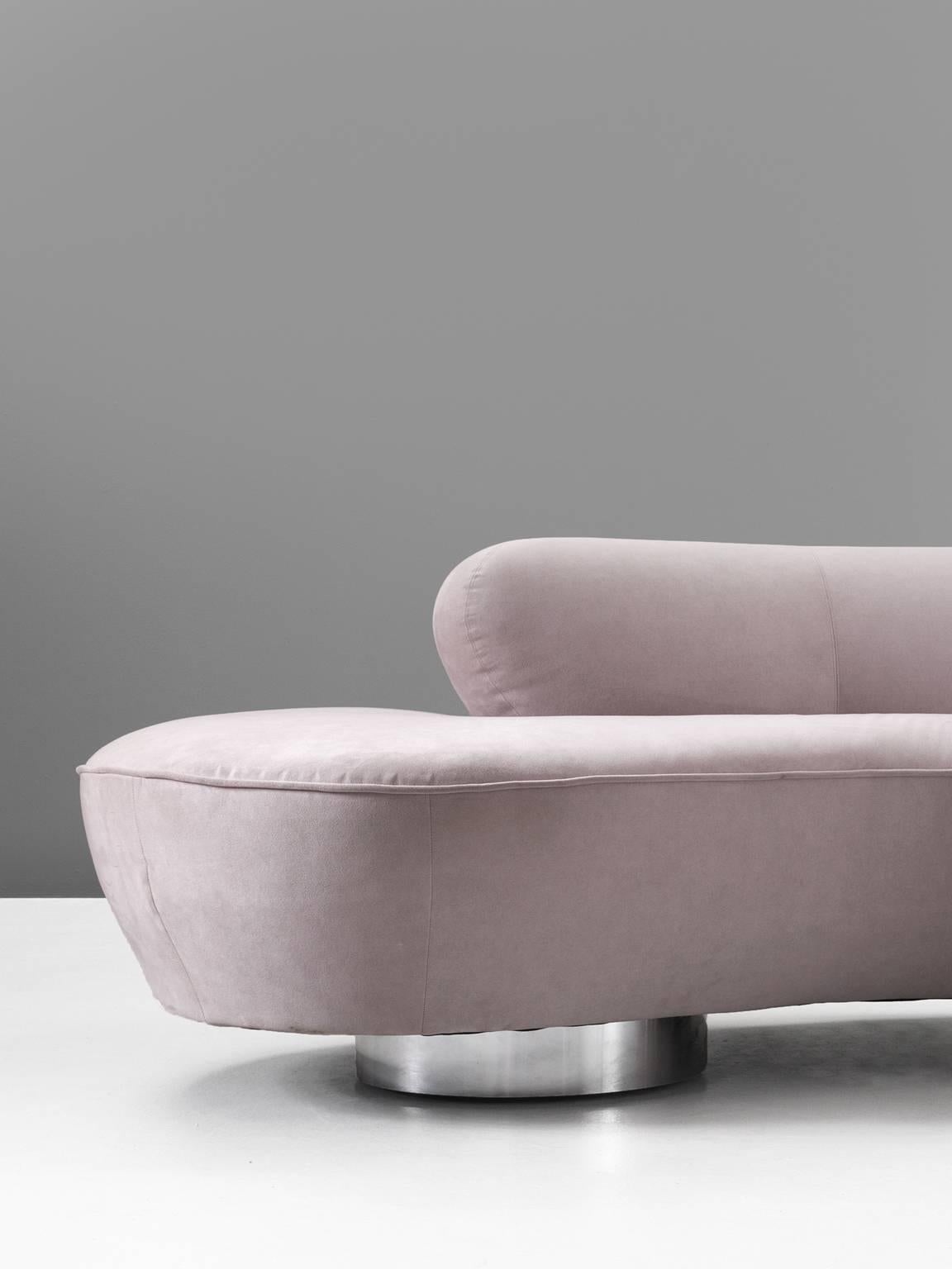 American Vladimir Kagan Sofa in Light Pink