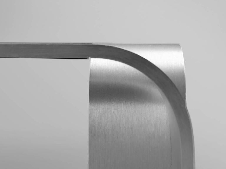 Modern Coffee Table in Aluminium and Glass For Sale at 1stDibs