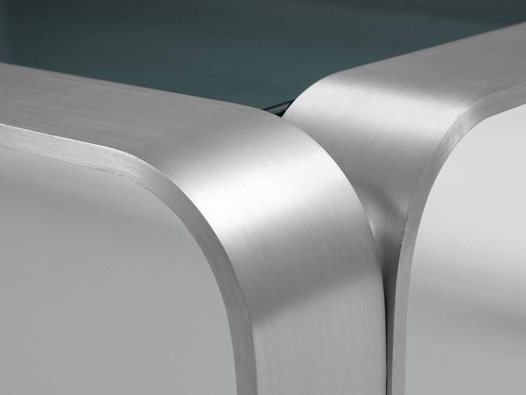 Modern Coffee Table in Aluminium and Glass For Sale at 1stDibs