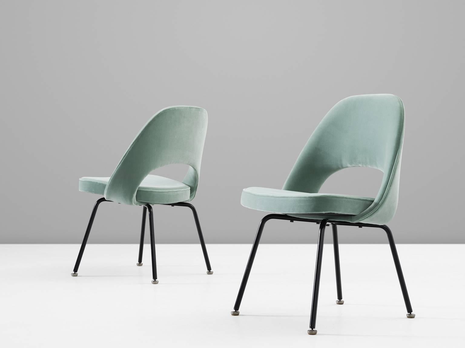 Eero Saarinen Set of Eight Reupholstered Dining Chairs for Knoll International In Excellent Condition In Waalwijk, NL