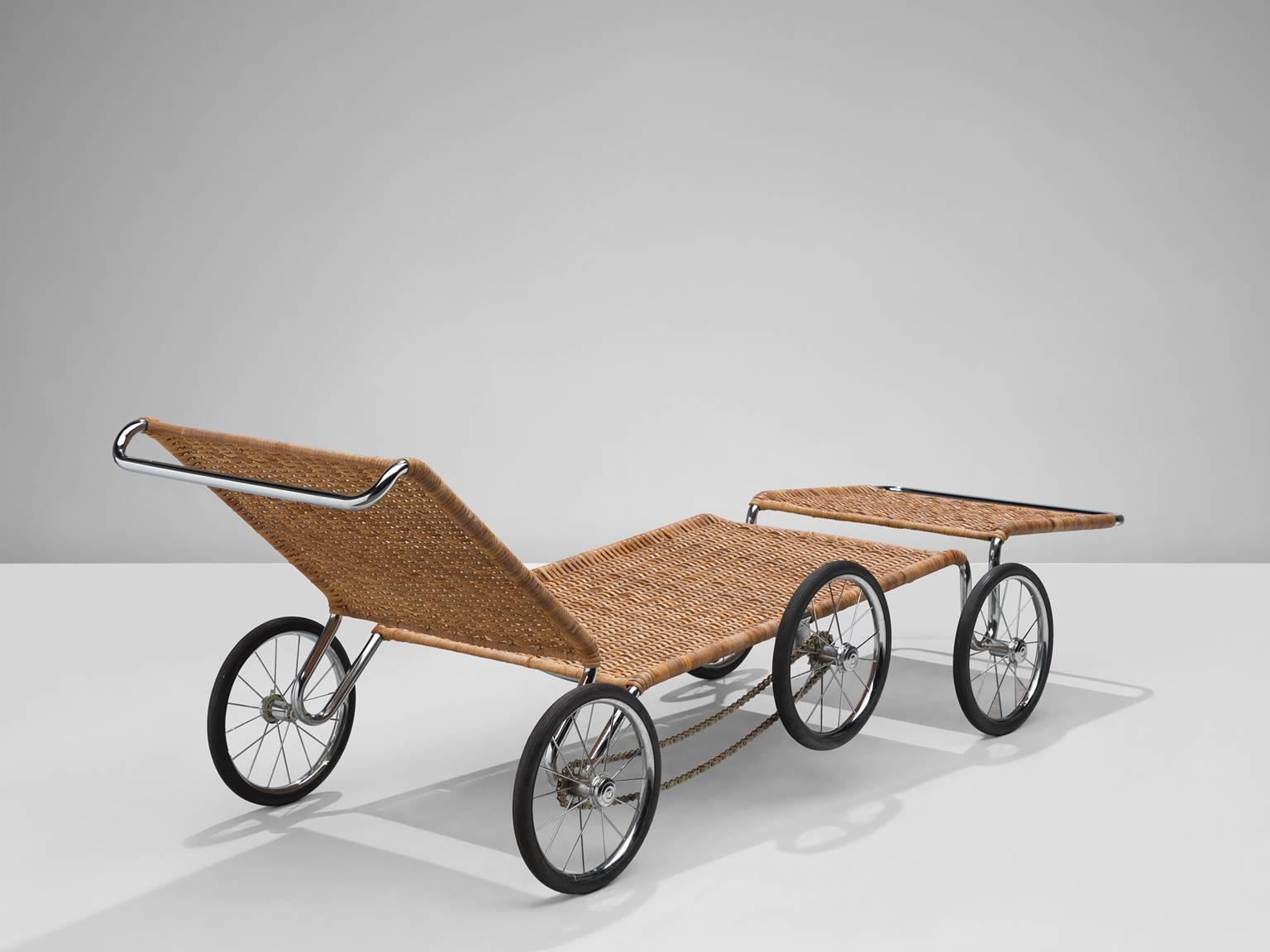 Daybed F41E, steel and wicker by Marcel Breuer for Tecta, Germany, 1980s.

The design of the F41 lounge on wheels dates from 1928. It was one of the early designs from Marcel Breuer. For his tubular chairs, Breuer drew inspiration from a bicycle. In