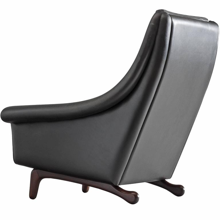 Danish Lounge Chair in Black Leather, 1960s For Sale at 1stdibs