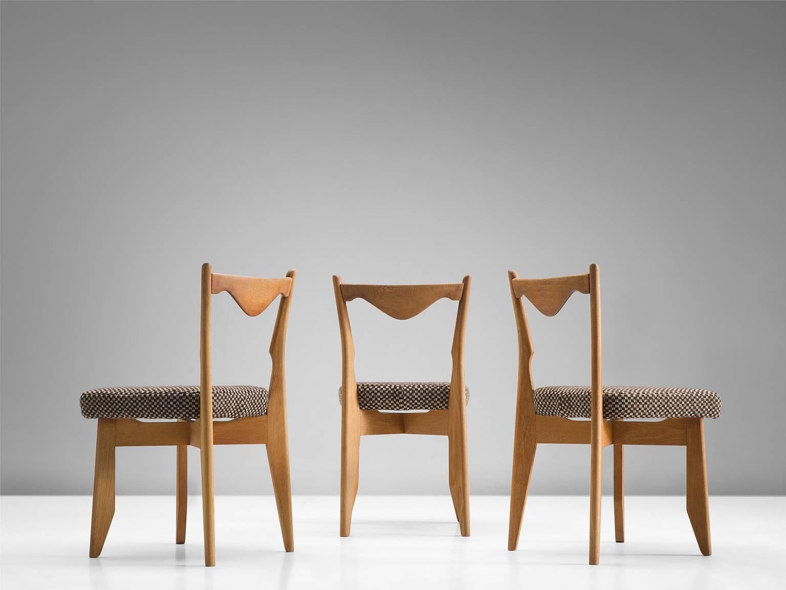 Guillerme & Chambron Set of Six Dining Chairs in Oak and Fabric Seating In Excellent Condition In Waalwijk, NL