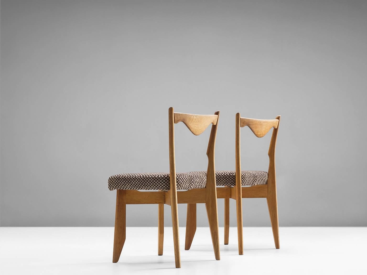 Mid-20th Century Guillerme & Chambron Set of Six Dining Chairs in Oak and Fabric Seating
