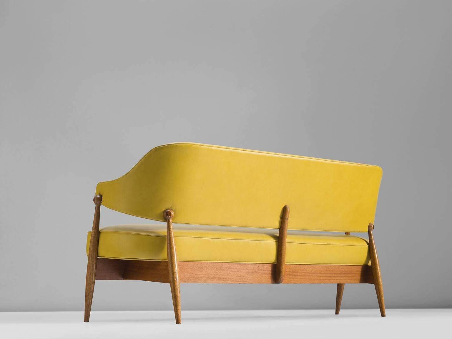 Danish Settee in Summer Yellow Ohmann Leather and Teak In Good Condition In Waalwijk, NL