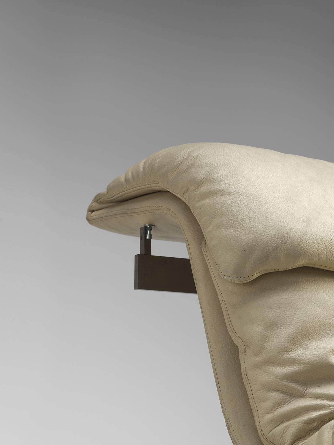 Post-Modern Giovanni Offredi 'Wave' Sofa in White Leather