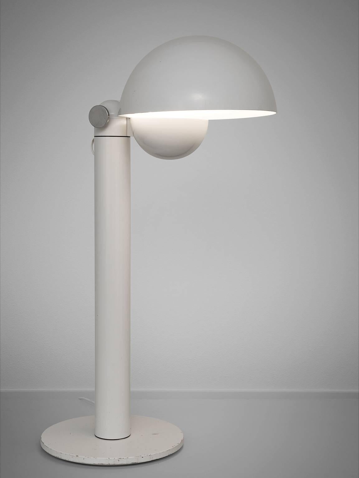 Floor lamp model 'Cuffia' floor lamp designed by Francesco Buzzi, manufactured by Bieffeplast, Italy, 1969.

Postmodern lamp made of white lacquered aluminum with two adjustable shades.
The two halve bowls as shades are adjusting and so the light
