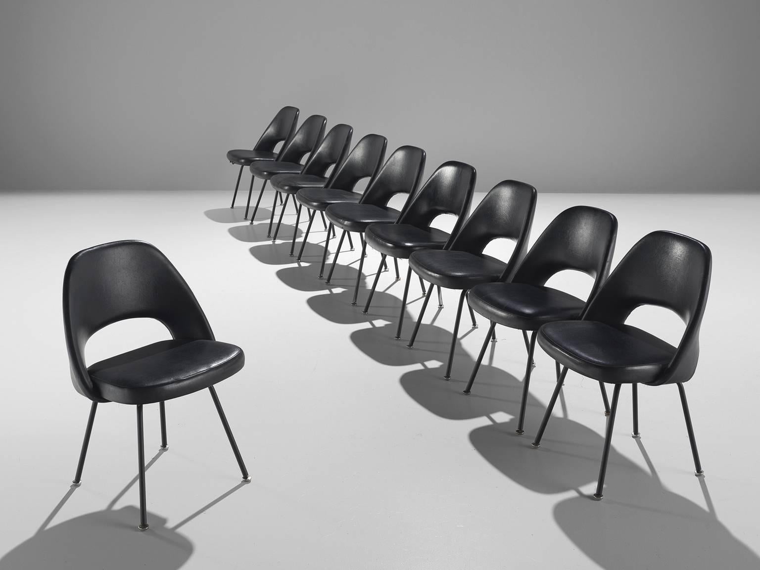 Mid-Century Modern Set of 20 Chairs by Eero Saarinen for Knoll International