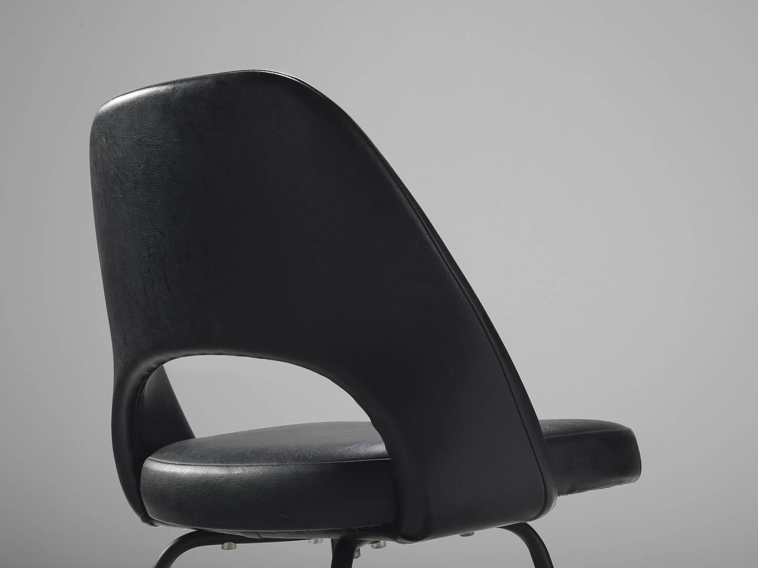 Set of 20 Chairs by Eero Saarinen for Knoll International 1