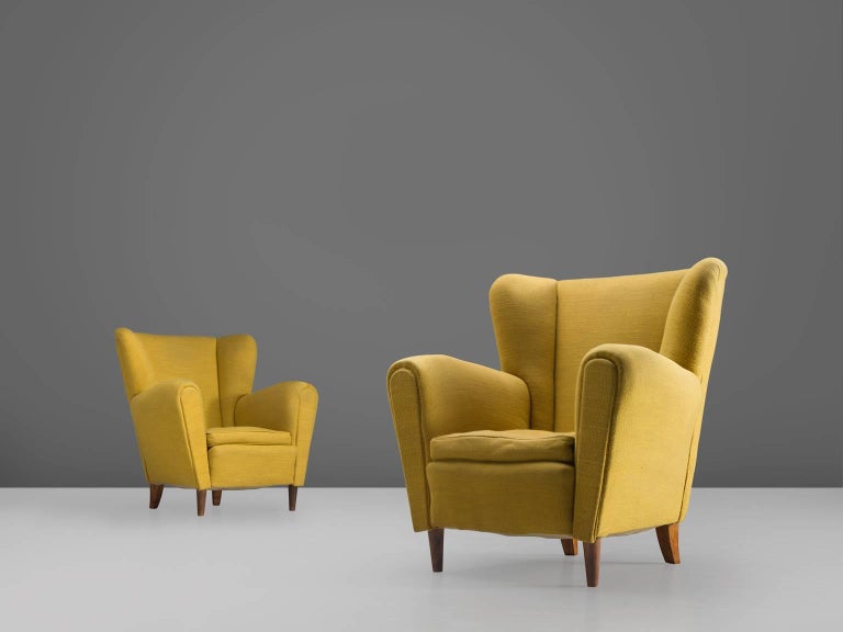 italian bright yellow lounge