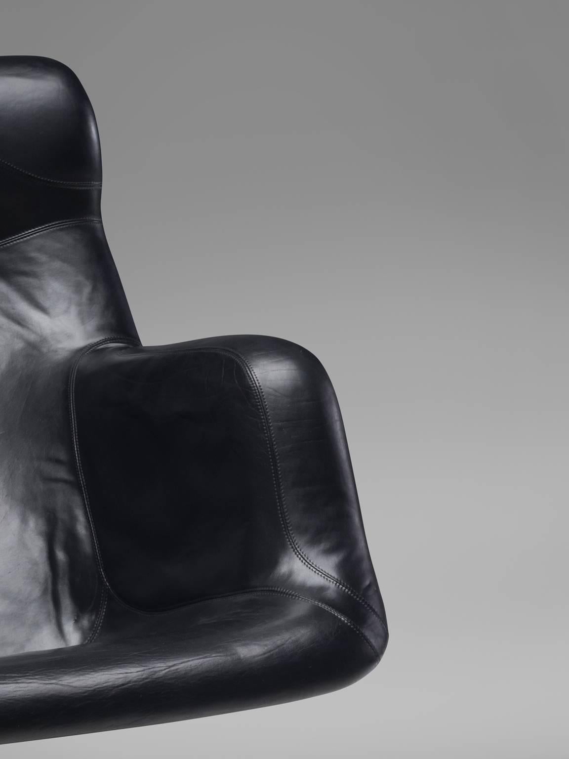 Yrjö Kukkapuro 'Karuselli' Lounge Chair in Black Leather with Stool In Good Condition In Waalwijk, NL