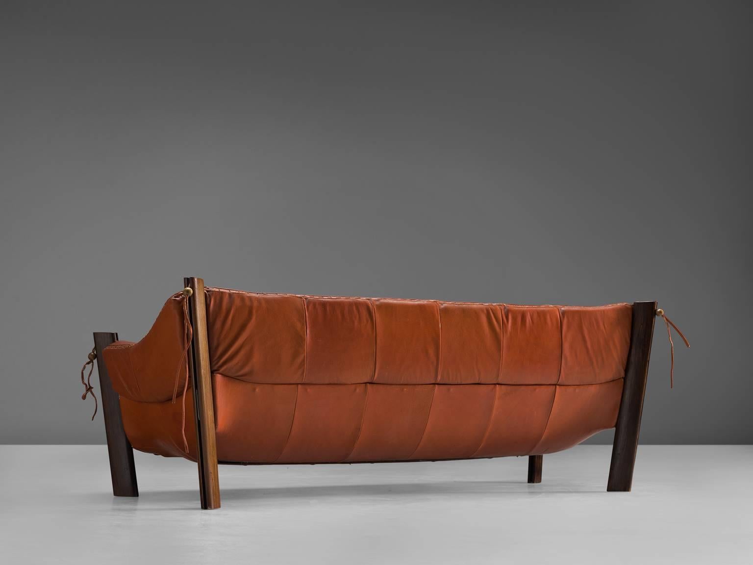 Percival Lafer Three-Seat Sofa in Red Leather In Good Condition In Waalwijk, NL
