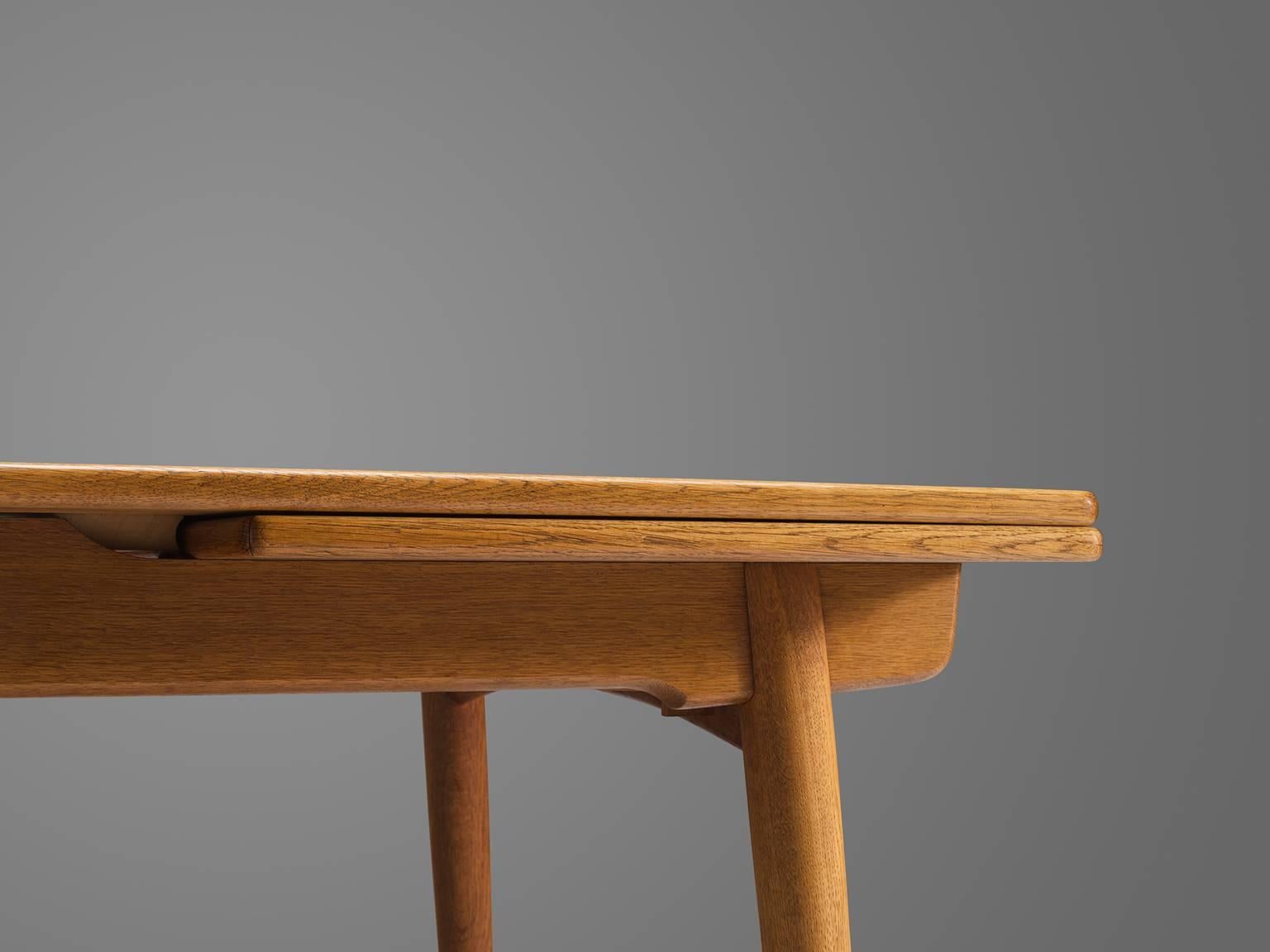 Mid-20th Century Hans Wegner Extendable Table for Andreas Tuck in Teak and Oak